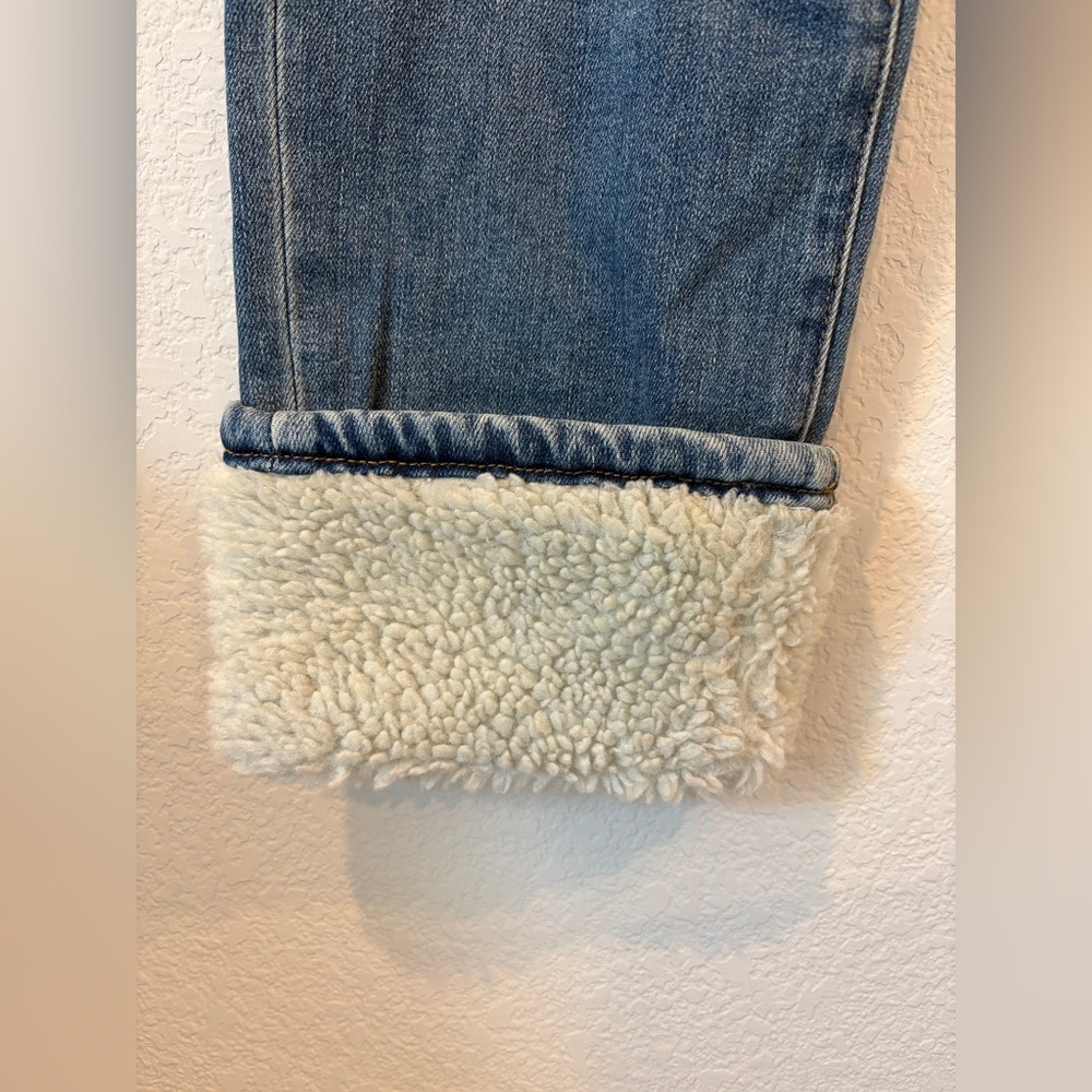 Judy Blue Women’s High Rise Medium Wash Shearling Cuff Straight Leg Jean - 27 - Picture 3 of 6